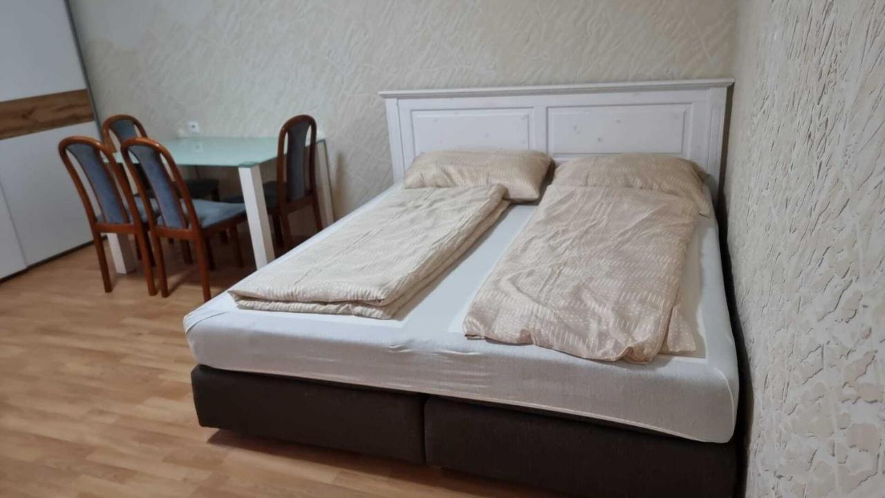 Premier Triple Room Mz Wenen Buitenkant foto