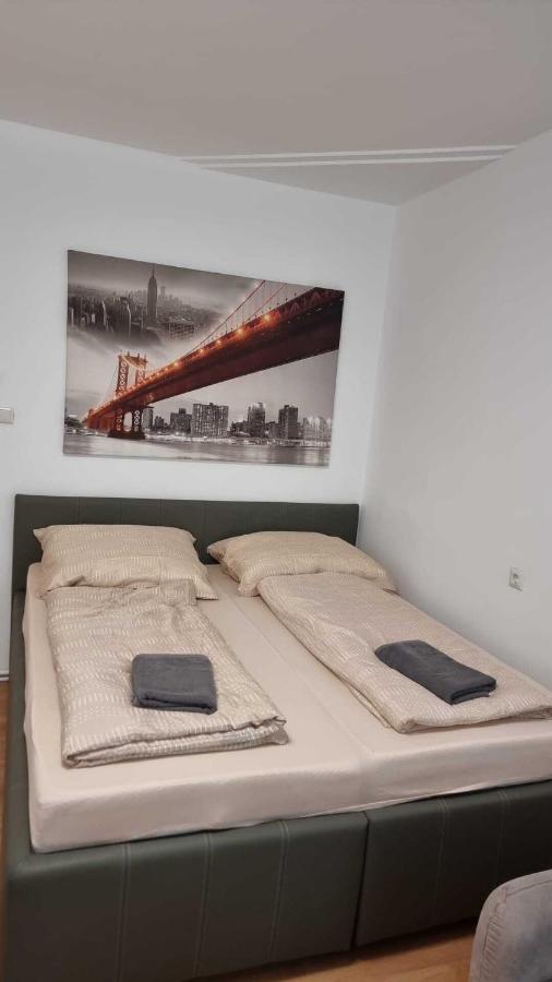 Premier Triple Room Mz Wenen Buitenkant foto