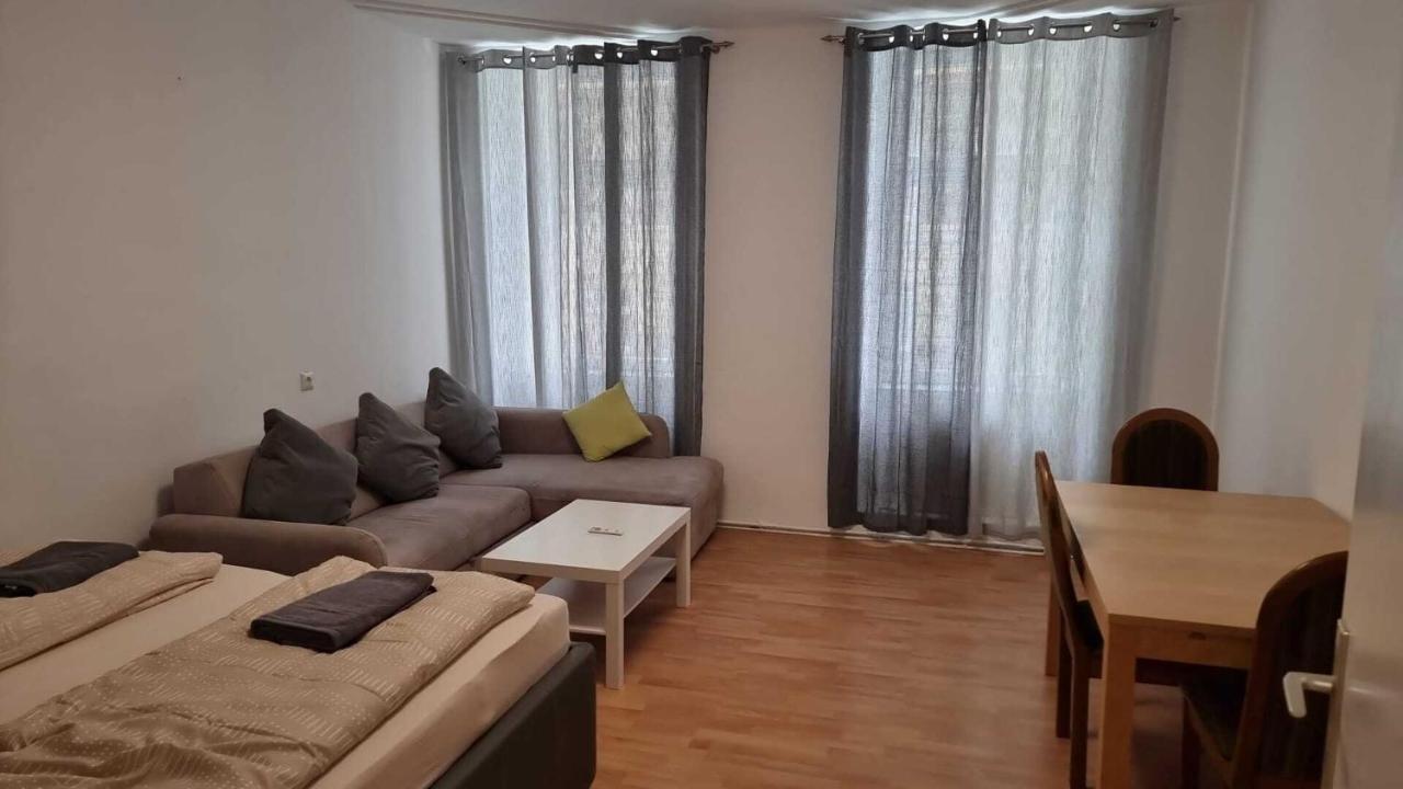 Premier Triple Room Mz Wenen Buitenkant foto