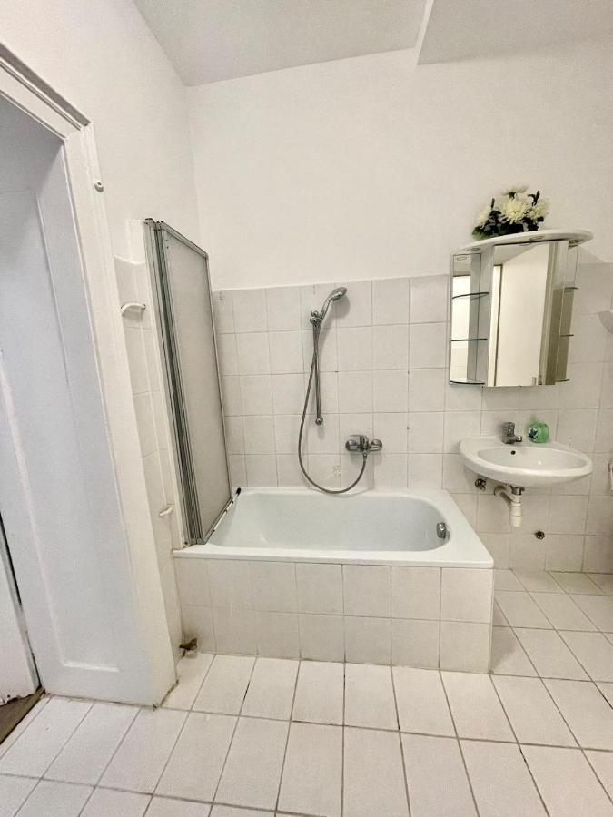 Premier Triple Room Mz Wenen Buitenkant foto